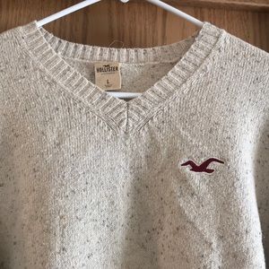 Men’s Hollister v-neck sweater Large -